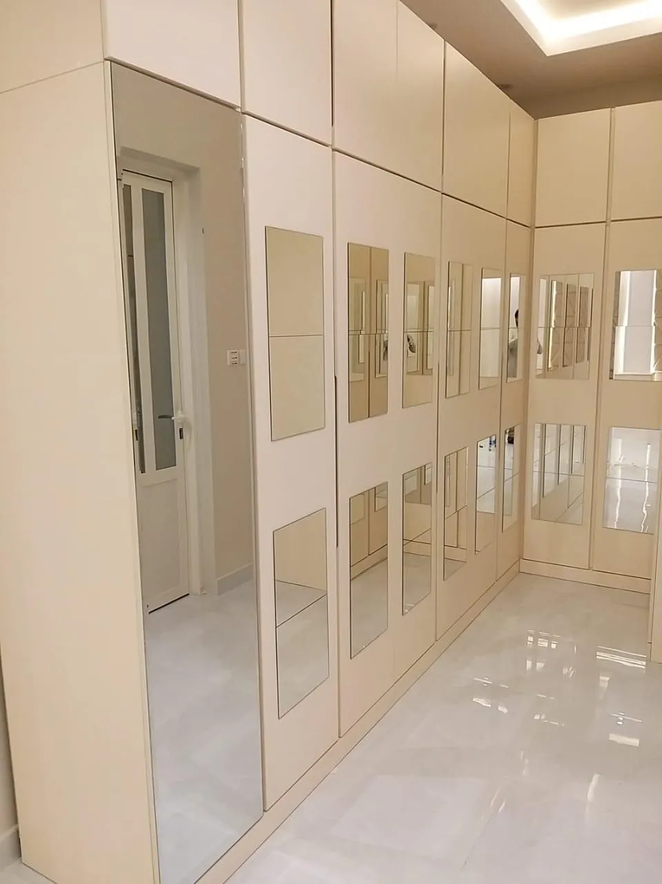 أفضل معلم ديكورات دواليب وجدران في اليمن: تصاميم مودرن 2026