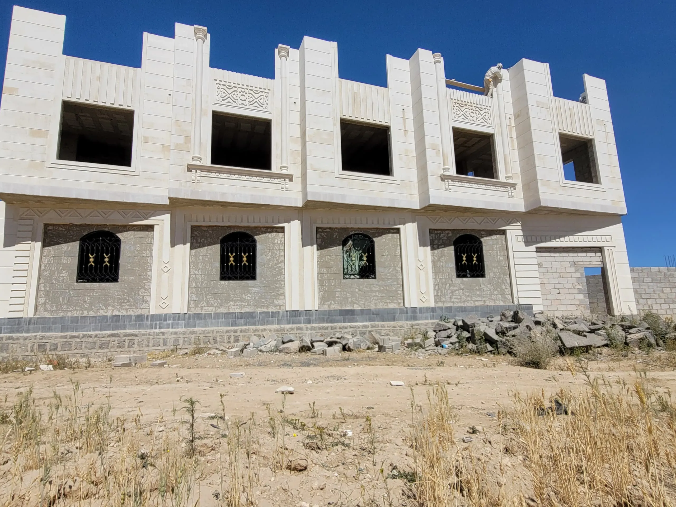 بناء عماير حديثه في صنعاء من موسستناالرائدة ريادة إعمار