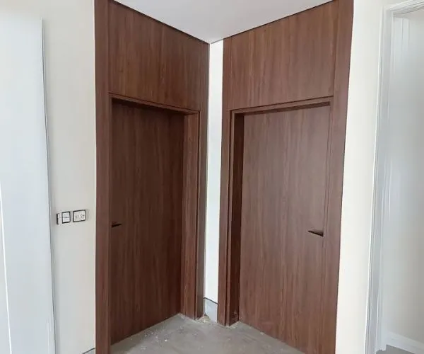 أبواب خشب داخلية مودرن في اليمن:الفخامة والجودة للأبواب 