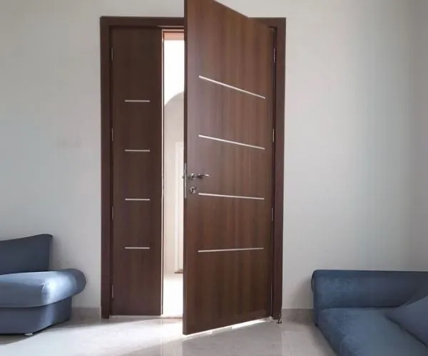 أبواب خشب داخلية مودرن في اليمن:الفخامة والجودة للأبواب 