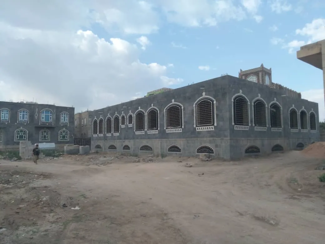 بناء العمائر والمباني السكنية والتجارية في اليمن