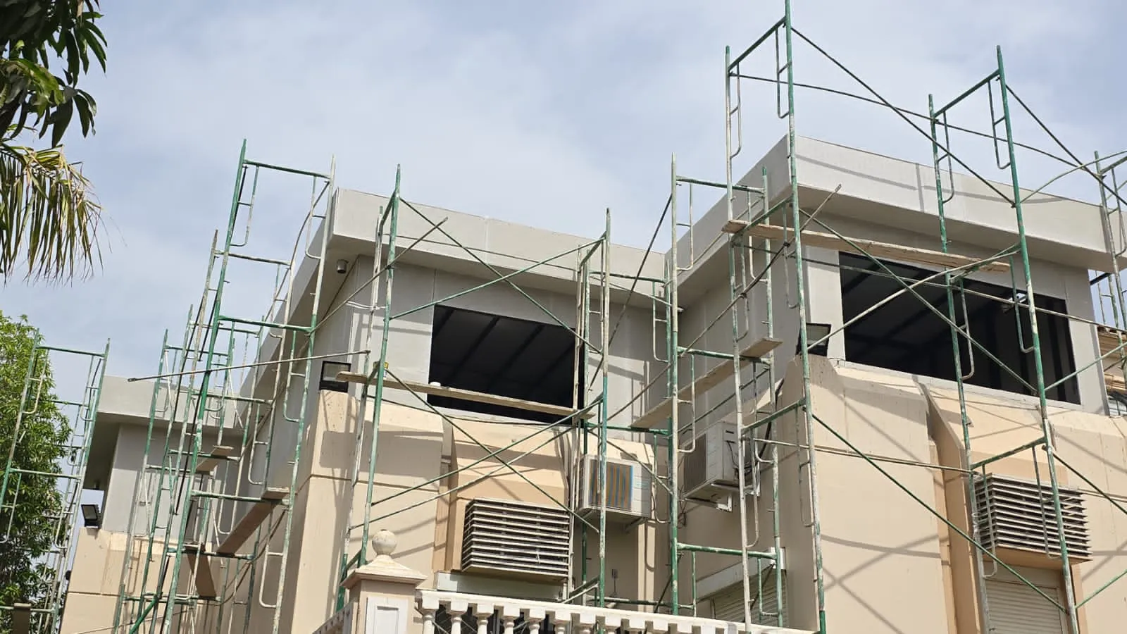 شركة بناء جدران اسمنت بورد وسقف سندويش بنل باليمن 777881688